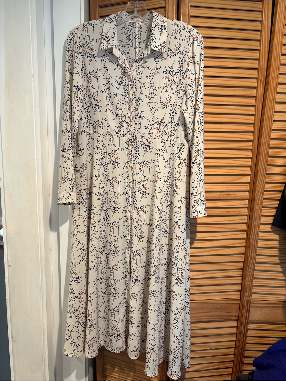 Modest Cream Floral Button-Front Midi Mosee Dress Cotton Cottagecore Indie Boho